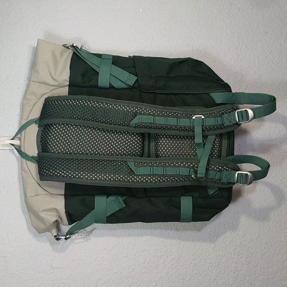 Nike ACG Aysen 32L Hiking Backpack, Vintage Green/Grey, New With Tags - Picture 2 of 5